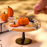 MGA's : Miniverse Make It Mini Halloween 2025 - Beetlejuice Mini Collectibles